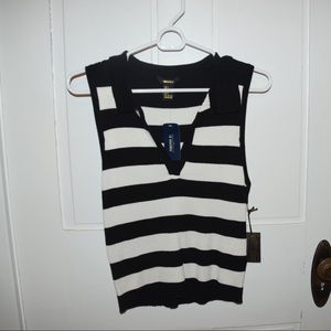 Cropped sleeveless top with collar